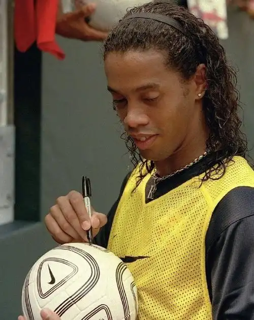 他多次打破 他多次打破